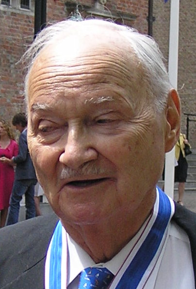 Maurice Strong, shortly after having rewarded the Freedom from Want Award in Middelburg, the Netherlands, May 29, 2010. By Lymantria (CC BY-SA 3.0) via Wikimedia. https://commons.wikimedia.org/w/index.php?curid=45309090

