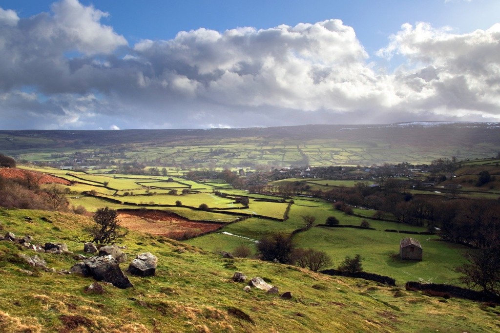 Reeth, Yorkshire, England. By Emphyrio (CC0) via Pixabay.