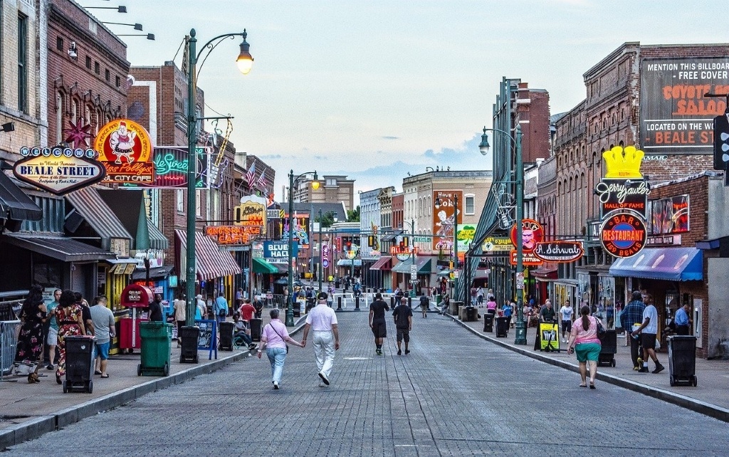 Beale Street, Memphis, Tennessee, USA. By BruceEmmerling (CCO) via Pixabay. https://pixabay.com/photos/beale-street-memphis-blues-music-4236496/