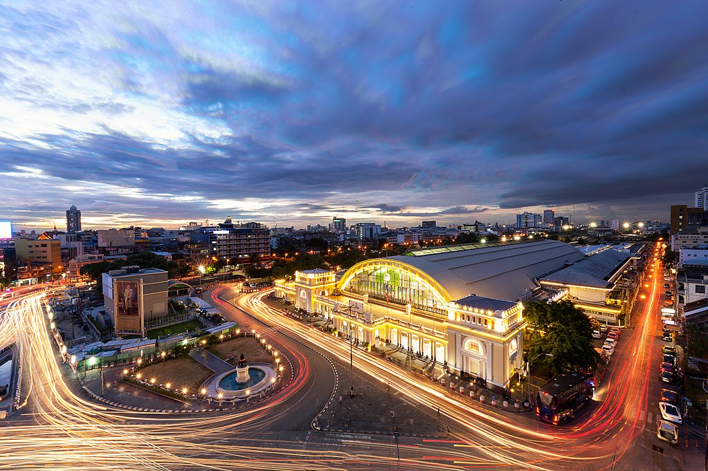 Hua Lamphong railway station, Bangkok, Thailand. Image by Preecha.MJ (CC BY-SA 4.0) via Wikimedia. https://commons.wikimedia.org/wiki/File:0005512_-_Hua_Lamphong_Station.jpg