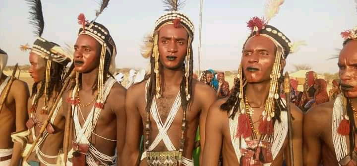 Niger tourism would benefit from Yaaké dancers at the Guérowol Festival. Yaaké means warriors